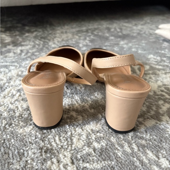 Heels - Picture 3 of 6